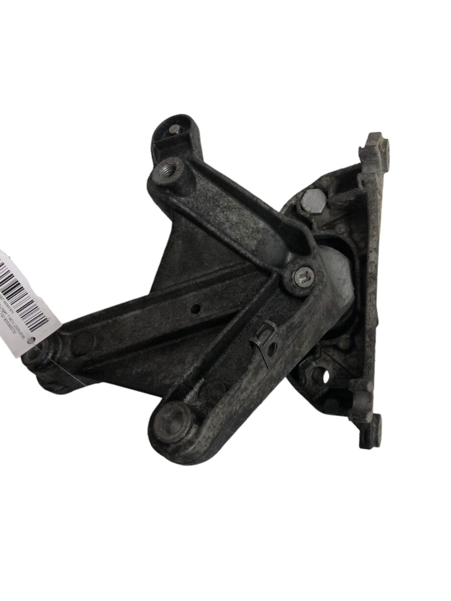 Suport cutie viteze Dacia Logan 1 MCV (2006-2008) 1.5 (86 CP) DCI K9K 796 8200605732