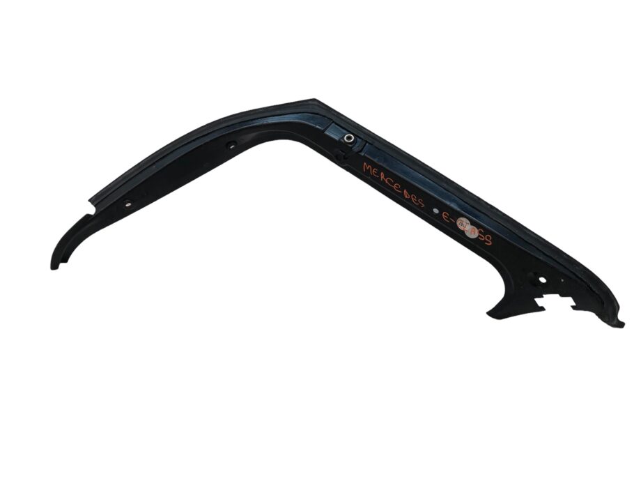 Ornament acoperire aripa dreapta spate Mercedes E-Class A2116930233
